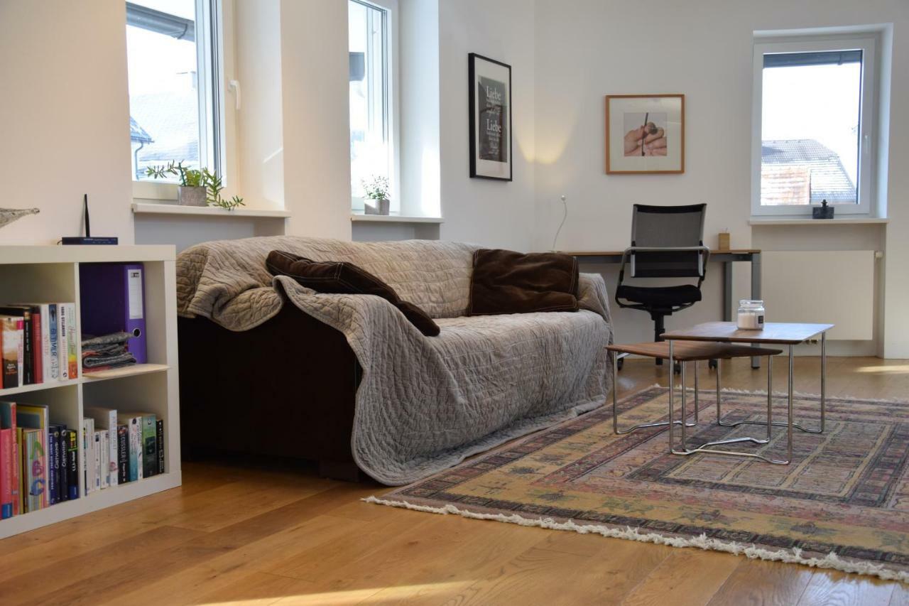 Feels Like Apartment